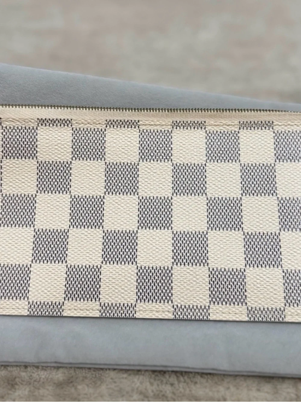 Louis Vuitton Damier Azur Zippy Pouch - with Ballerine pink inside